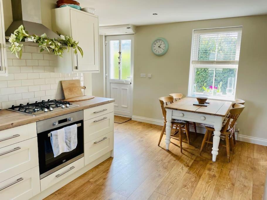 Entire 2 Bed Cottage - Llangwm Llangwm  Bagian luar foto